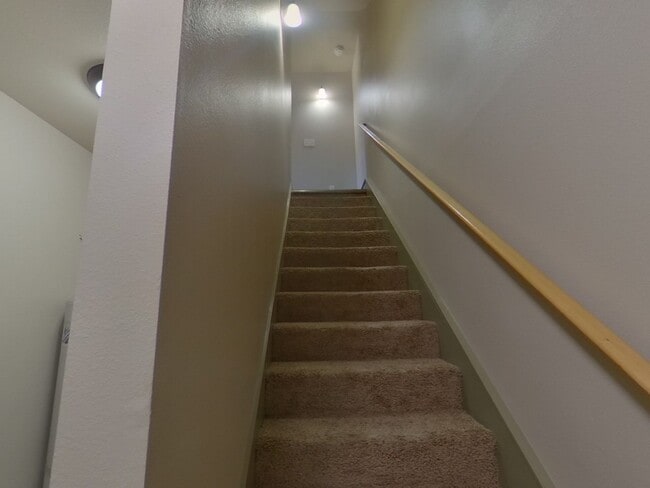 Foto del edificio - 562-564 East 15th Alley