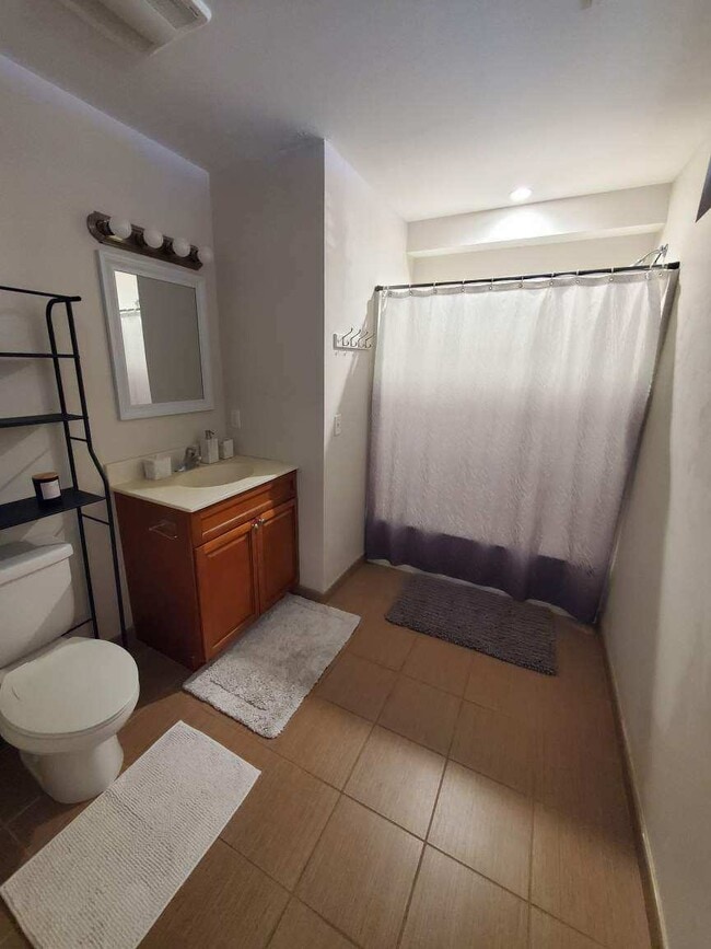 Foto del edificio - 148 Oakwood Ave