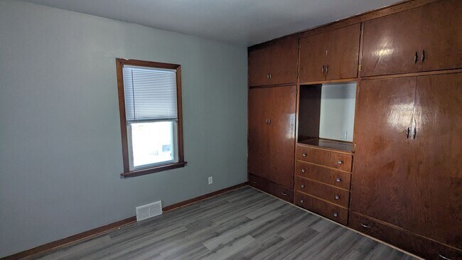 Foto del edificio - 3 bedroom, 1 bath home in Waterloo