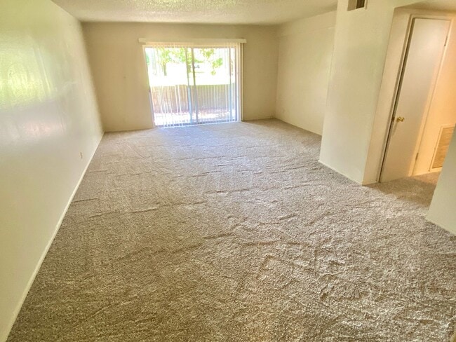Building Photo - 2 Bedroom 2 Bathroom in Central Phoenix