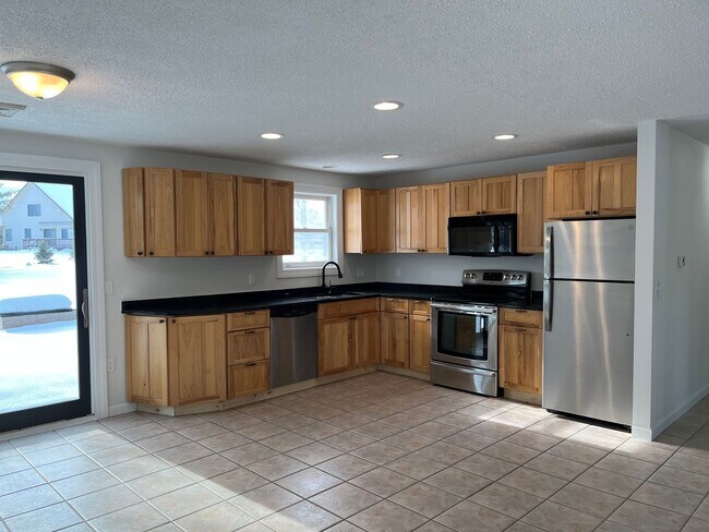 Building Photo - 3 Bedroom Home in Morrisville