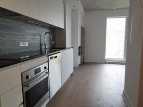 Building Photo - 2300 R Tupper