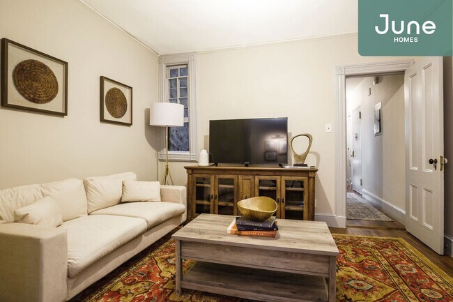 Foto del edificio - ROOM ONLY in 5-bed/1.0-bath Home