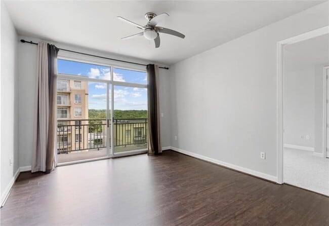 Building Photo - 711 Cosmopolitan Dr NE