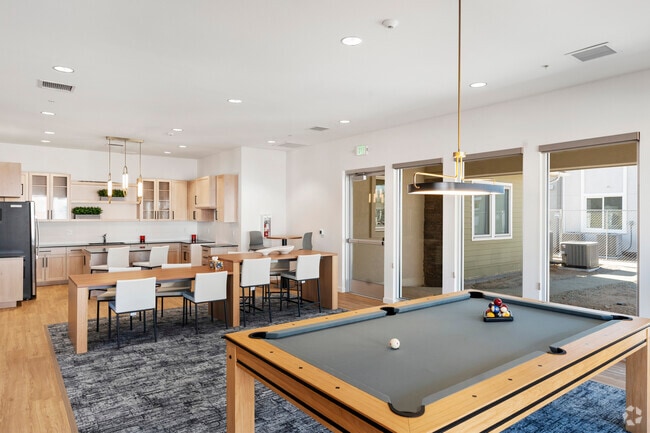 Interior Photo - Stonebrook 1