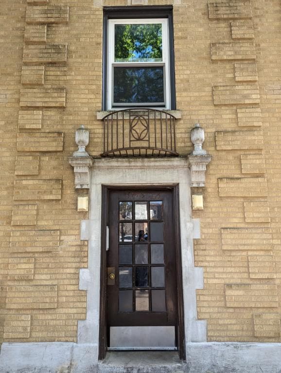 Primary Photo - 1 bedroom in CHICAGO IL 60626