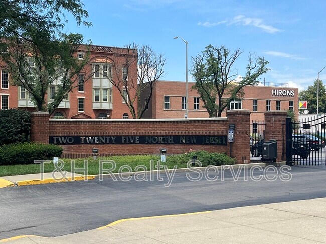 Foto del edificio - 225 N New Jersey St