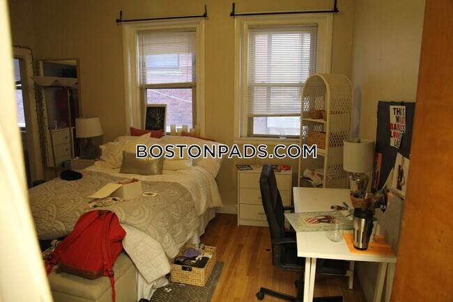 Foto del edificio - 871 Beacon St