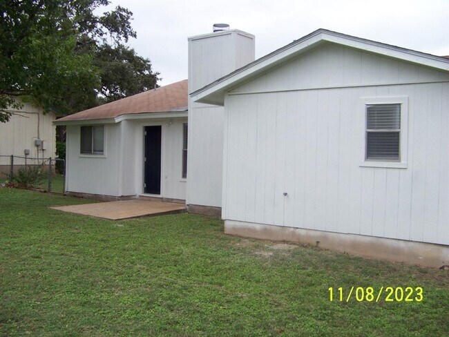 Building Photo - 11807 Acorn Creek Trail