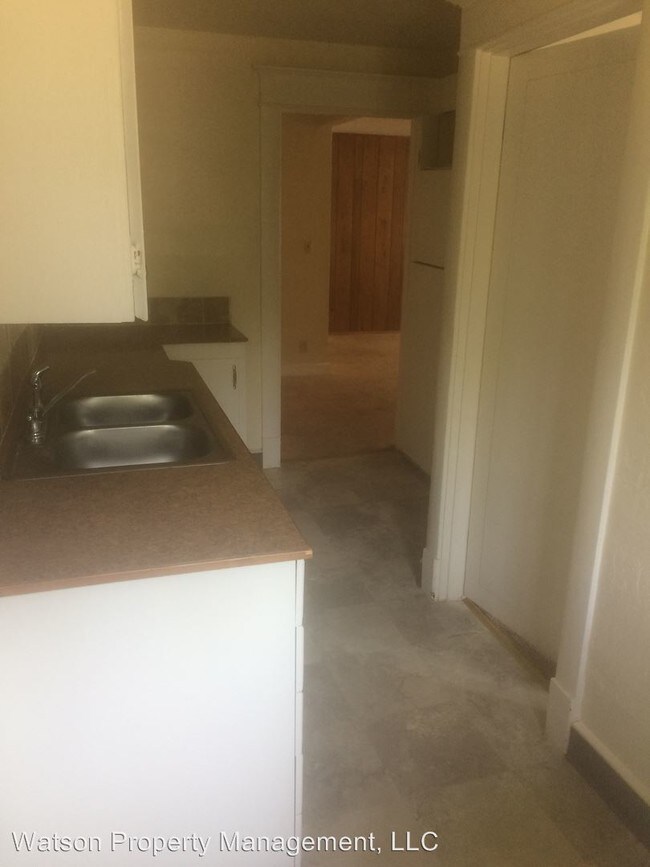 Foto del edificio - 1 br, 1 bath Apartment - 2210 C Street