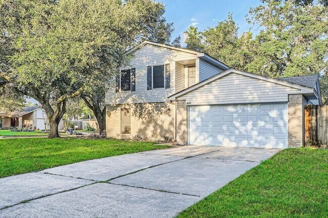 Foto del edificio - 401 Summer Pl Ct