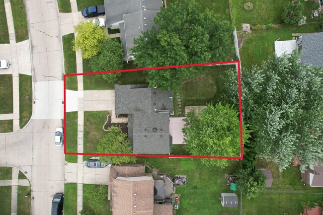 Building Photo - 273 Queens Way