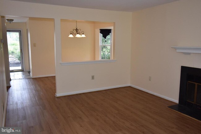 Building Photo - 760 Scotch Way