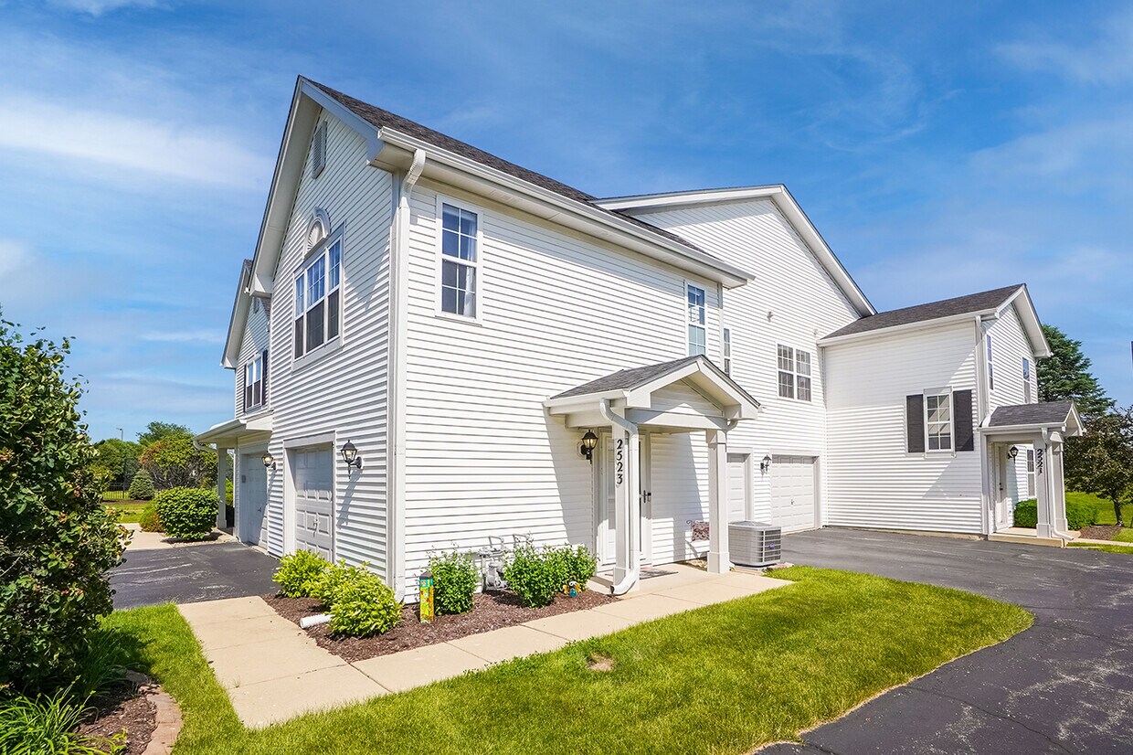 2523 Dickens Dr Unit 2523, Aurora, IL 60503 Condo for Rent in Aurora