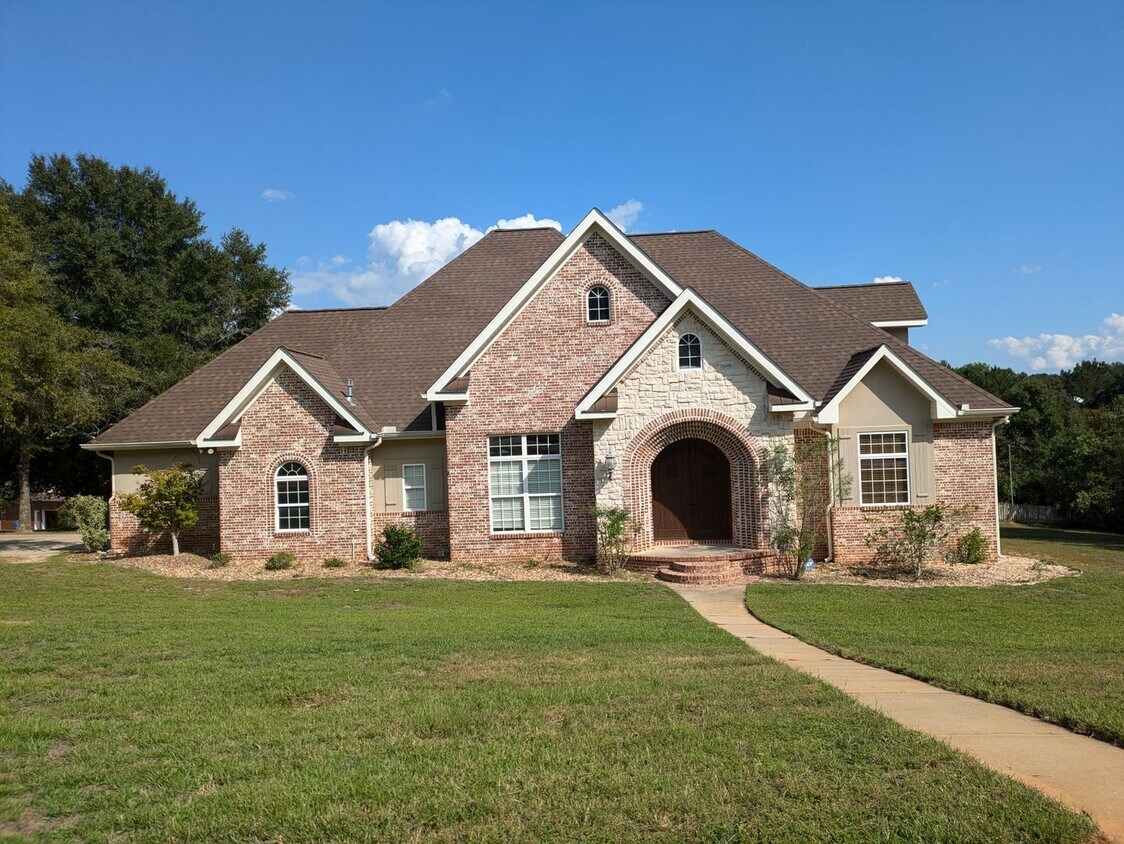 Primary Photo - Hunter Ridge Subdivision!
