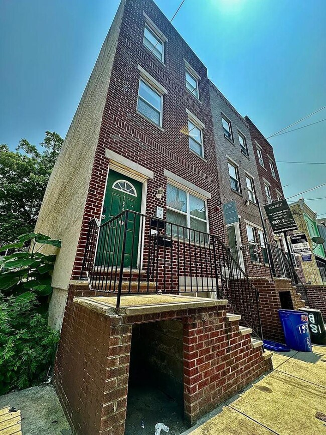 Foto del edificio - 1839 Willington St