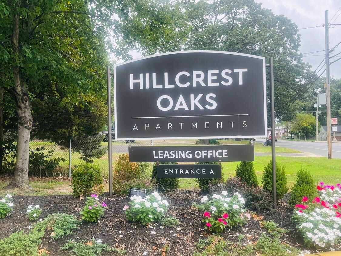 Hillcrest Oaks 105 Blackwood Clementon Rd Lindenwold, NJ Apartments