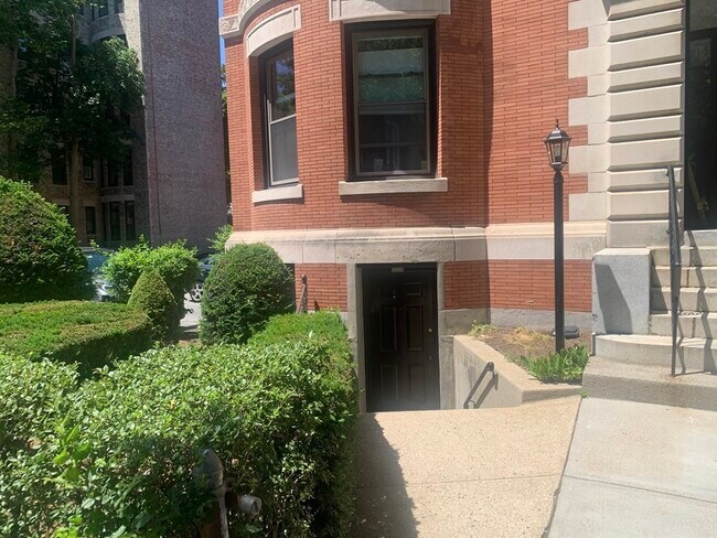 Foto del edificio - 1064 Beacon St