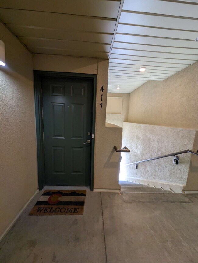 Foto del edificio - Beautiful 2BD/2BA Condo with Garage in Parkhill