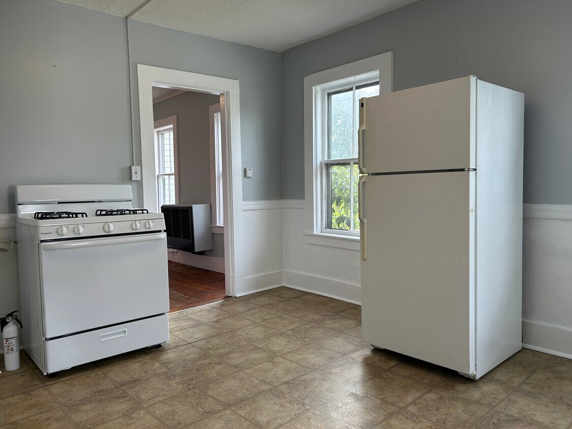 Kitchen - 174 Church St