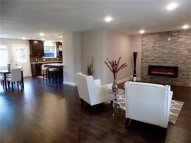 Foto del edificio - 406 Dover Dr