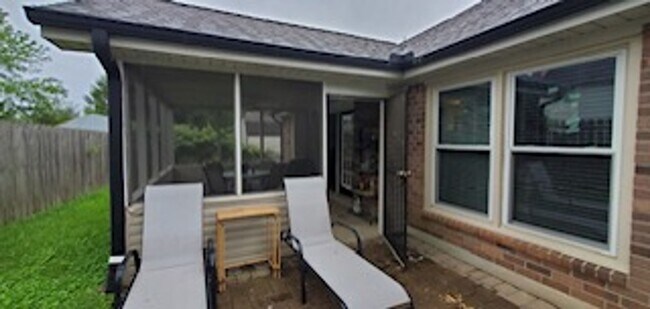 Foto del edificio - 1704 Bay Wood Cir