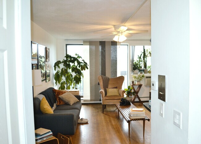 Foto del edificio - 1643 Cambridge St