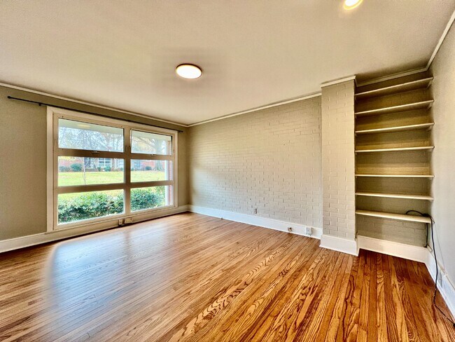 Foto del edificio - 3 BED CONDO IN PERFECT LOCATION!