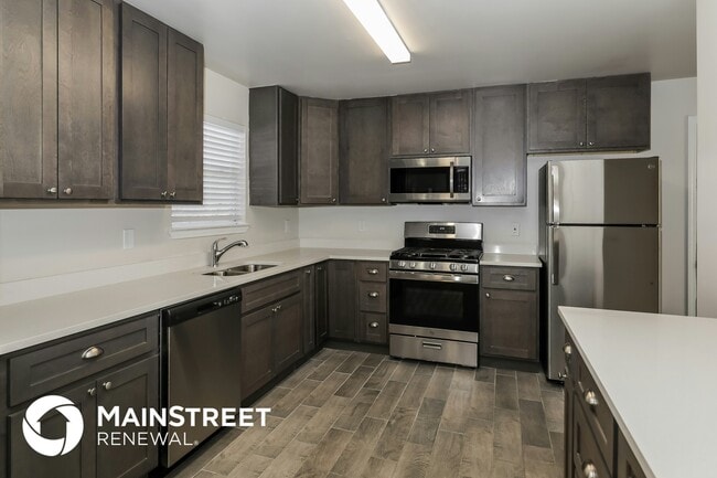 Building Photo - 1055 Field View Dr