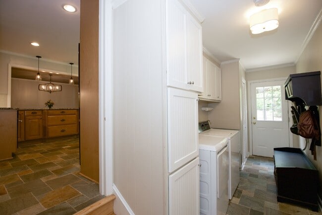 Building Photo - Stunning home in Weymouth Woods Southern P...