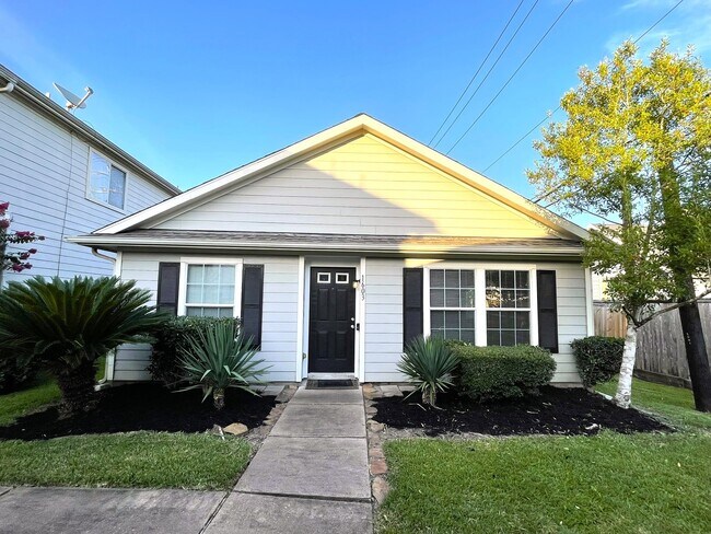 Building Photo - 1603 Nichole Woods Dr
