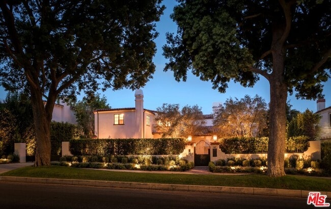 Building Photo - 624 N Arden Dr