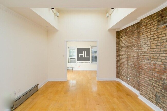 Building Photo - Christopher Street