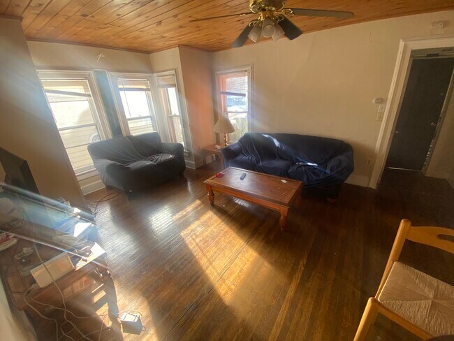 Building Photo - 58 Chestnut St