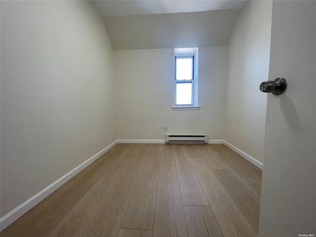 Building Photo - 41-50-50 Little Neck Pkwy