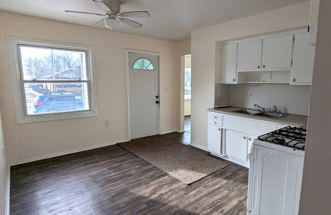 Building Photo - 712 Catherine Ave