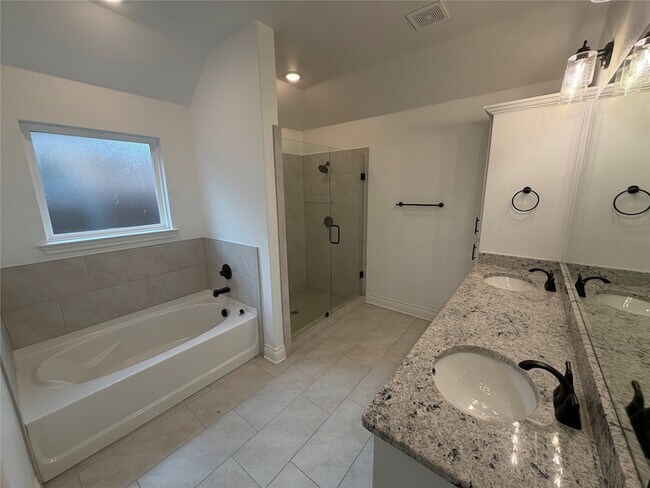 Foto del edificio - 805 Hardaway Ln