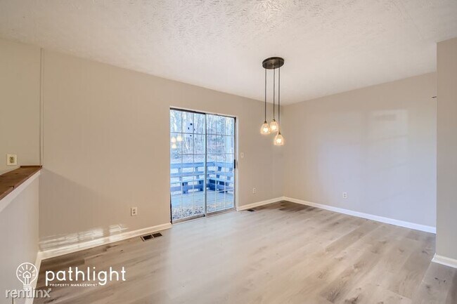 Building Photo - 3 br, 3 bath House - 208 Pine St UNIT