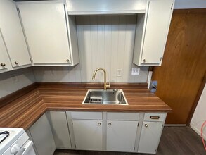 Building Photo - 210 Iowa St