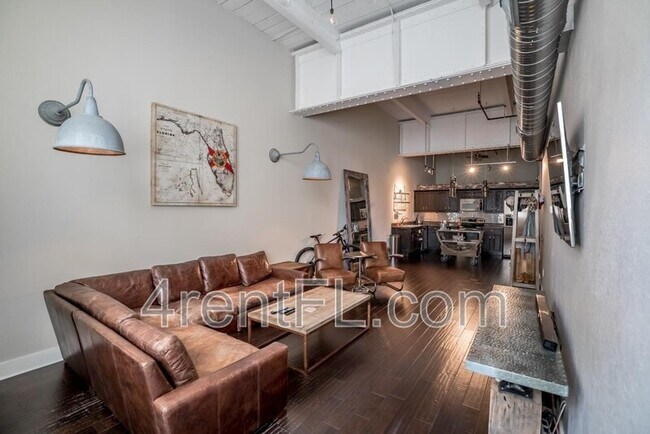 Photo - 1501 W Horatio St Apartment