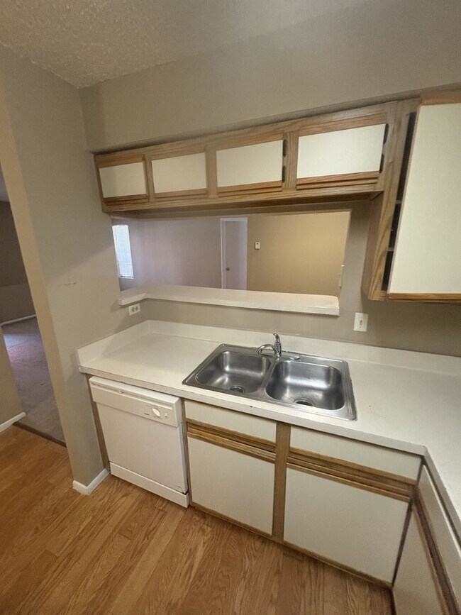 Foto del edificio - Large 2 bedroom 2 bath Condo