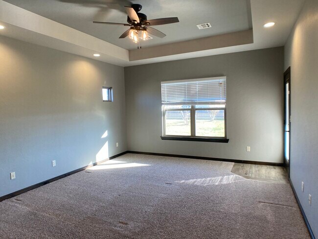 Foto del edificio - 77 NE Simmons Cir