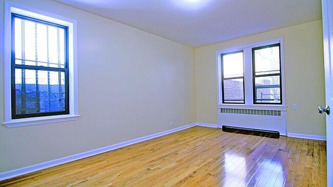 Foto del edificio - 0 bedroom in BRONX NY 10467