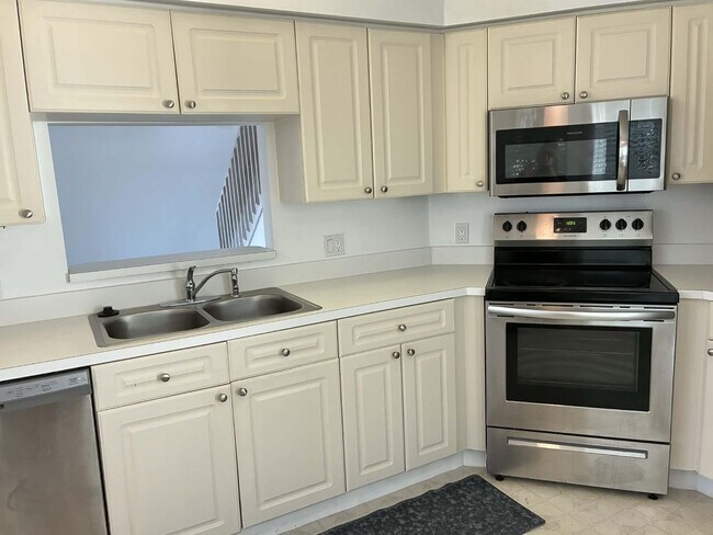 Foto del edificio - 1930 Westminster Cir