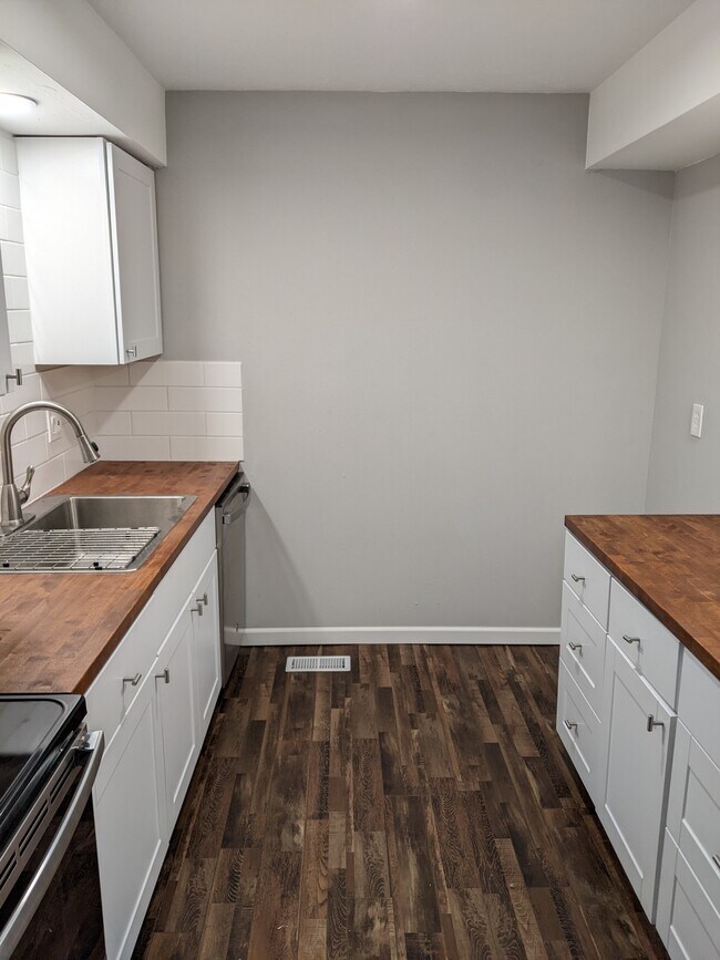 Building Photo - 3599 Golden Meadows Ct