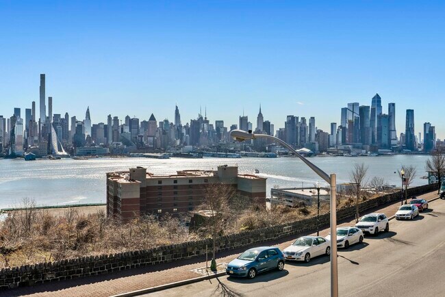 Building Photo - 5215 Boulevard E