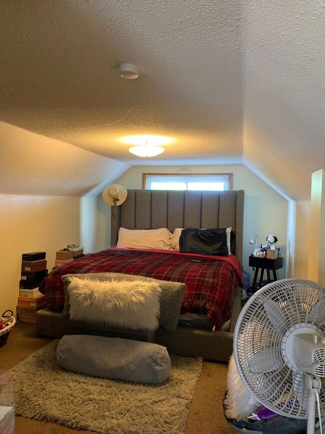 Foto del edificio - Beautiful 4 Bedroom 1 Bathroom in North Mi...