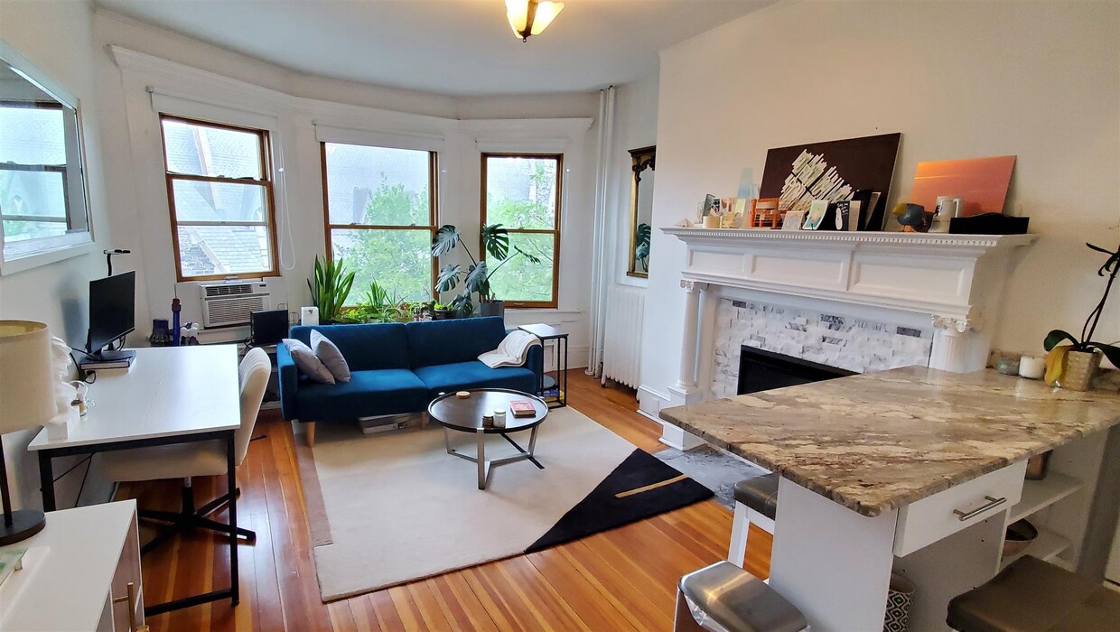 Foto principal - 1137 Massachusetts Ave