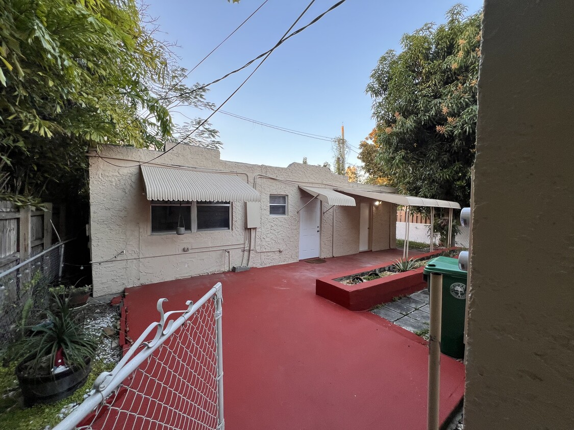 Entrance and Patio - 1852 SW 2nd Ct