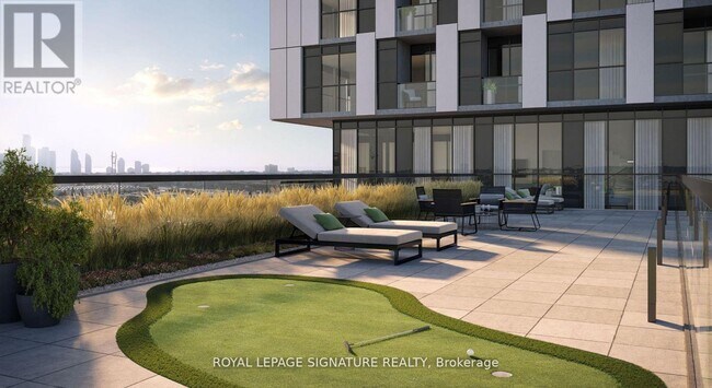 Building Photo - 1007 The Queensway